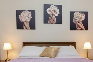 Panorama-værelse - eget badeværelse | Premium-sengetøj, skrivebord, gratis Wi-Fi