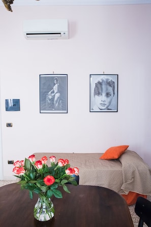 Standard Room, Ensuite | Living area - Vittoria Guest House - Battipaglia (Battipaglia)