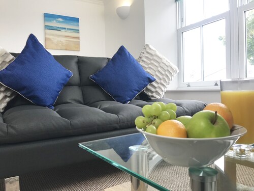 Lux Blu - Truro Apartment