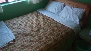 Single Room | Desk, blackout drapes, free WiFi, bed sheets