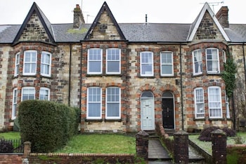 Lux Blu - Station Road