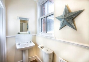 Bathroom - Lux Blu - Station Road (Truro)