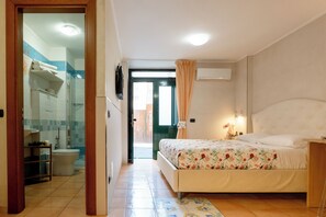 Basic Room, 1 Queen Bed with Sofa bed, Non Smoking, Air conditioning | Premium bedding, memory foam beds, minibar, free WiFi