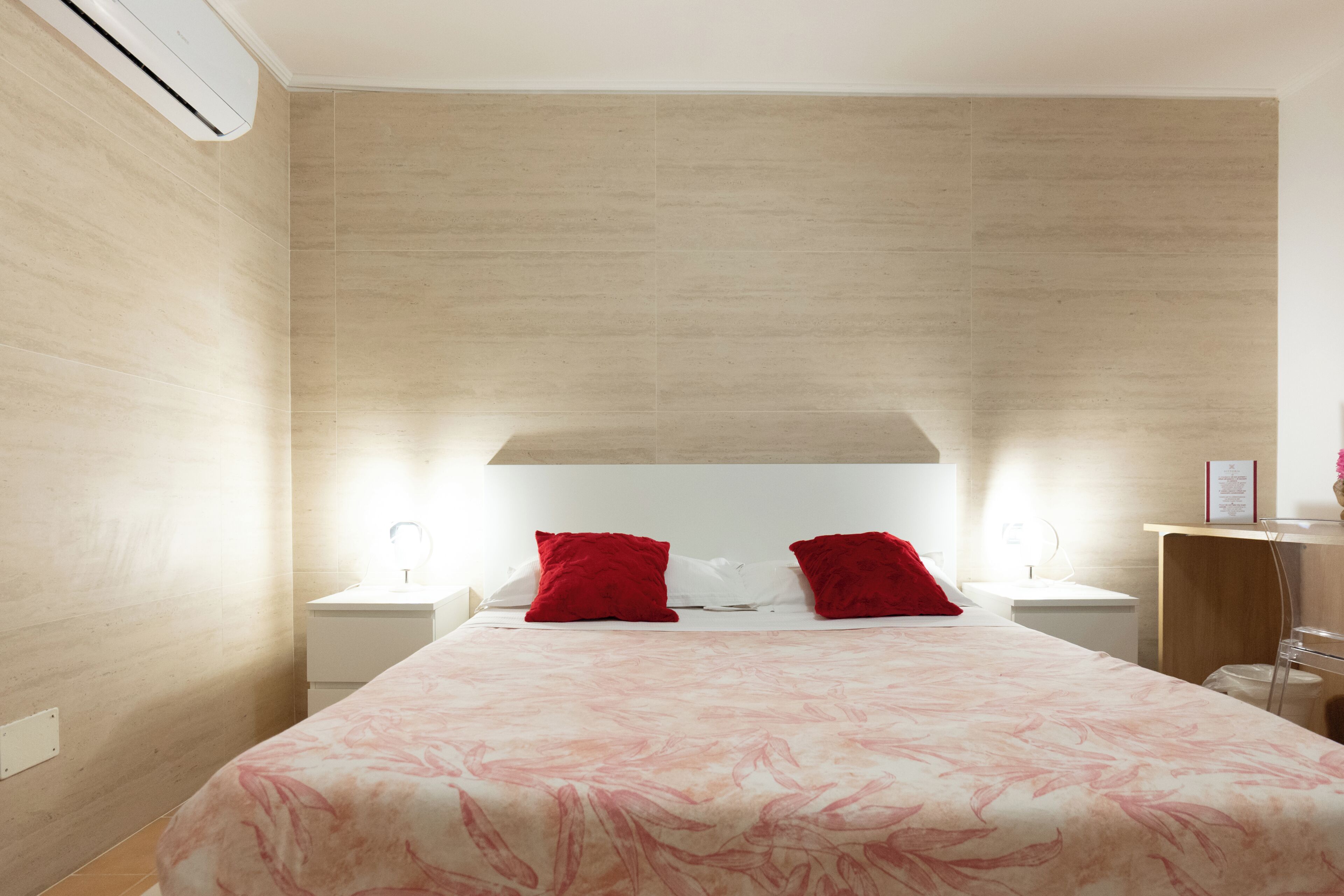 Standaard tweepersoonskamer, voor 1 persoon, 1 queensize bed | Een minibar, gratis wifi, beddengoed