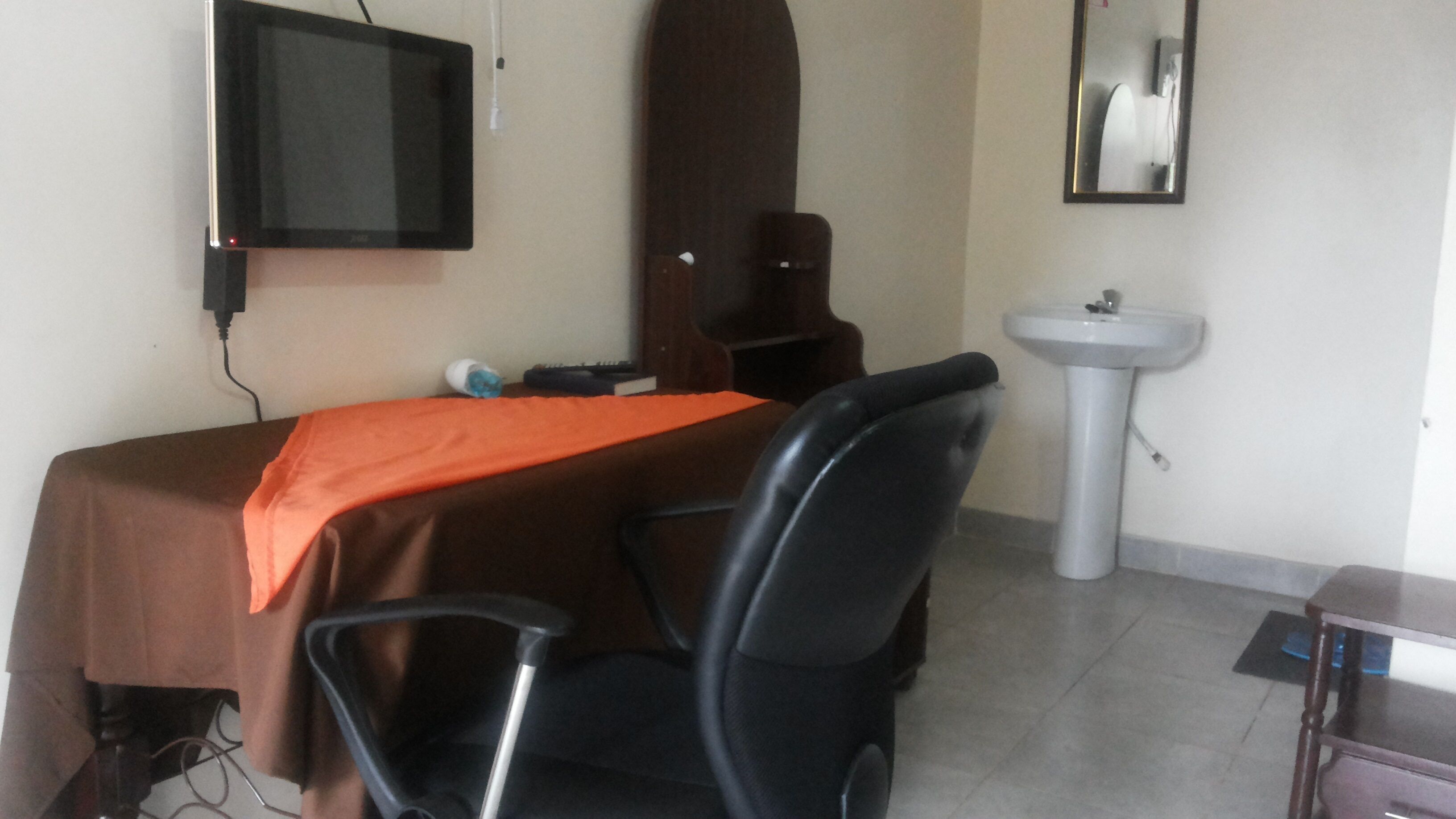 Individually decorated, desk, soundproofing, free WiFi
