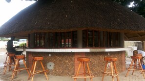 Bar (in der Unterkunft)