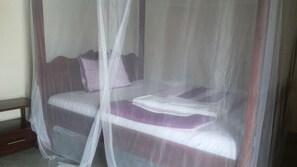 Exclusive-Ferienhaus | Individuell dekoriert, Schreibtisch, schallisolierte Zimmer