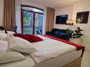 Superior-Studio (Apartma z 2 spalnicama, teraso pogled)