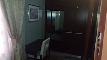 Suite Klasik | Meja kerja, ruang kerja ramah laptop, Wi-Fi gratis, dan seprai linen