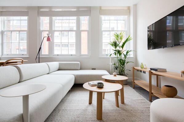 TV, Netflix, streaming services