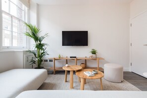 TV, Netflix, streaming services