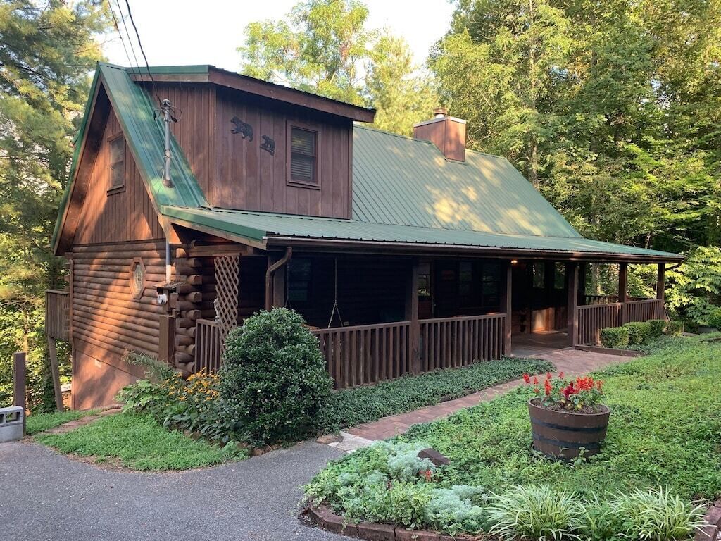 November Sale! 2 King Beds - Hot Tub