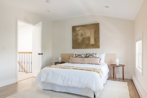 4 bedrooms, in-room safe, iron/ironing board, free WiFi