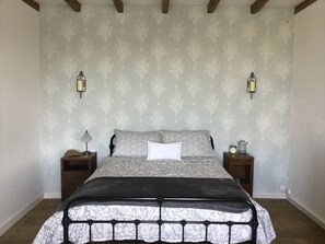 5 Schlafzimmer, Bügeleisen/Bügelbrett, Bettwäsche