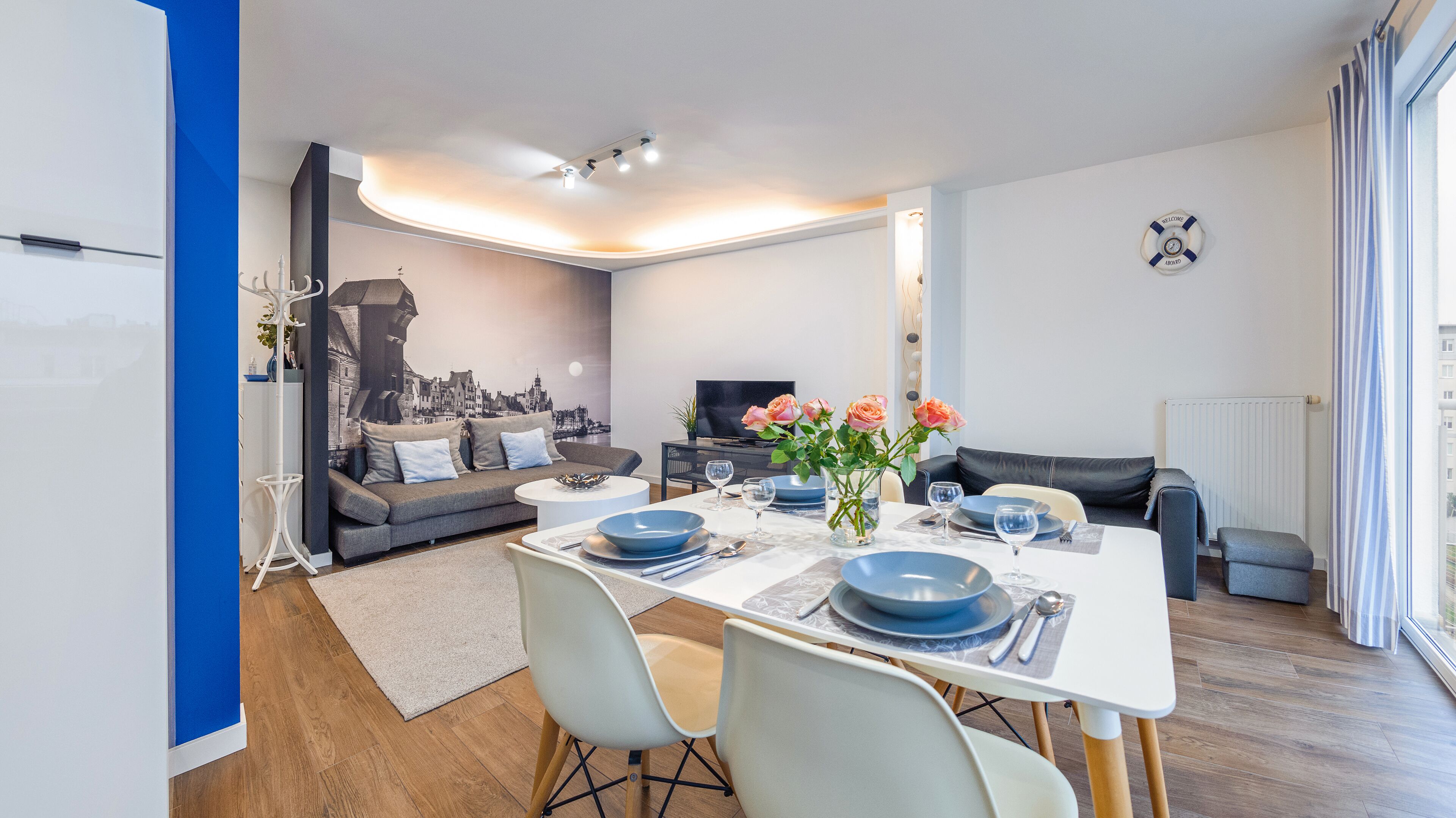 Apartment (24A/45) | Wohnbereich | 30-Zoll-Flachbildfernseher mit Kabelempfang, Fernseher
