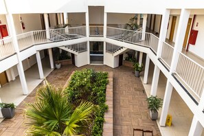 デラックス ダブルルーム 1 ベッドルーム ガーデンビュー | 内装