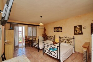 Studio, Sea View | In-room safe, soundproofing, free WiFi - Aphrodites Studios (Istiaia-Aidipsos)