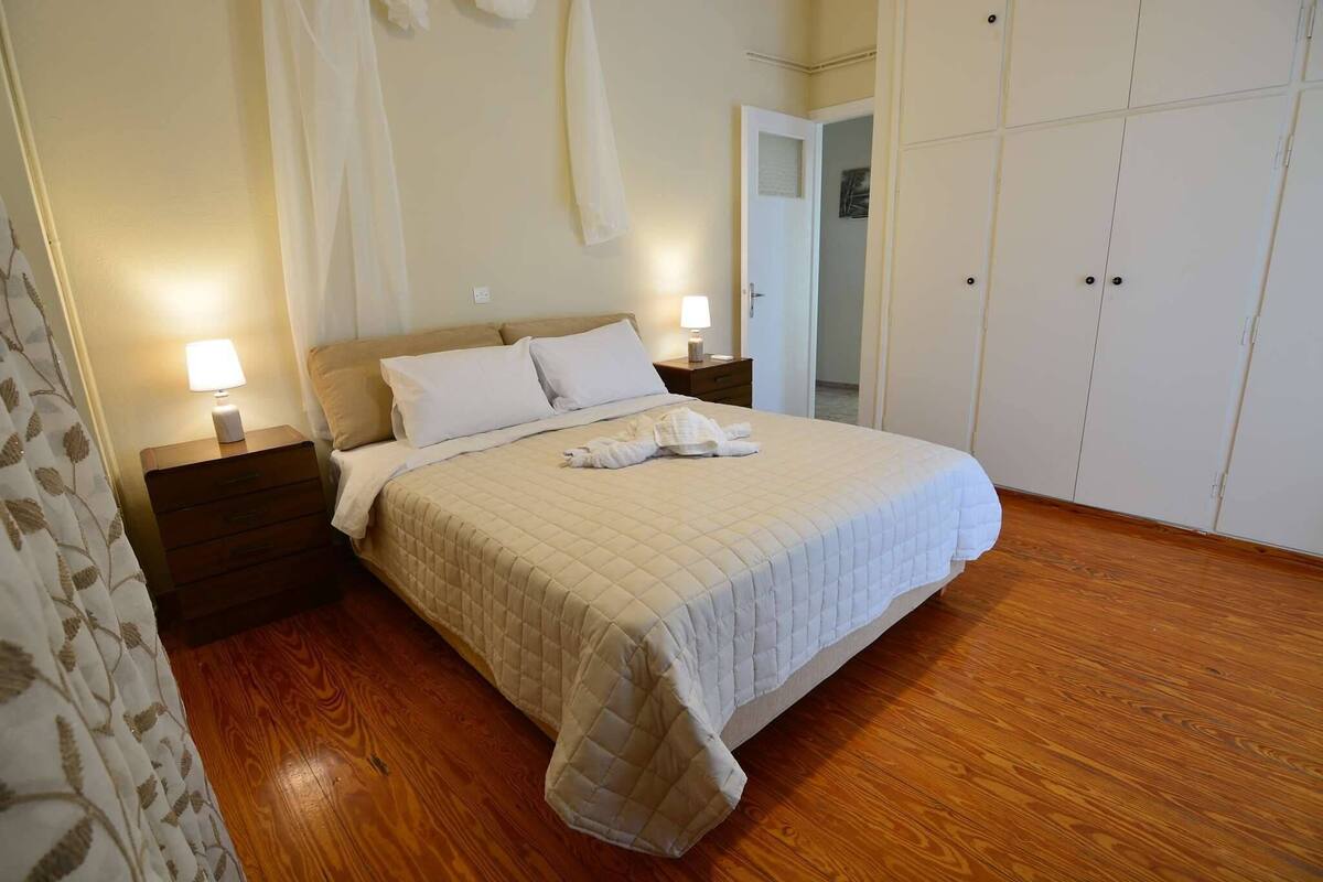 Căn hộ, 2 phòng ngủ | Màn/rèm cản sáng, bàn ủi/dụng cụ ủi quần áo