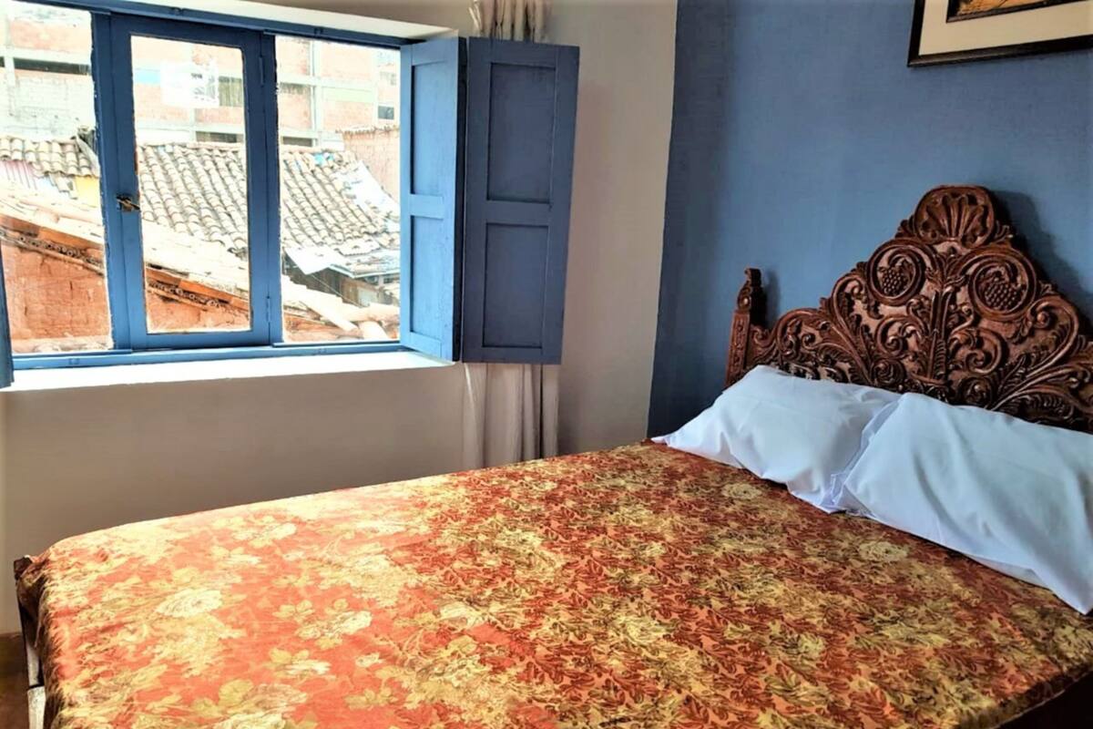 Individually decorated, individually furnished, desk, laptop workspace