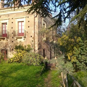 Fachada de la propiedad