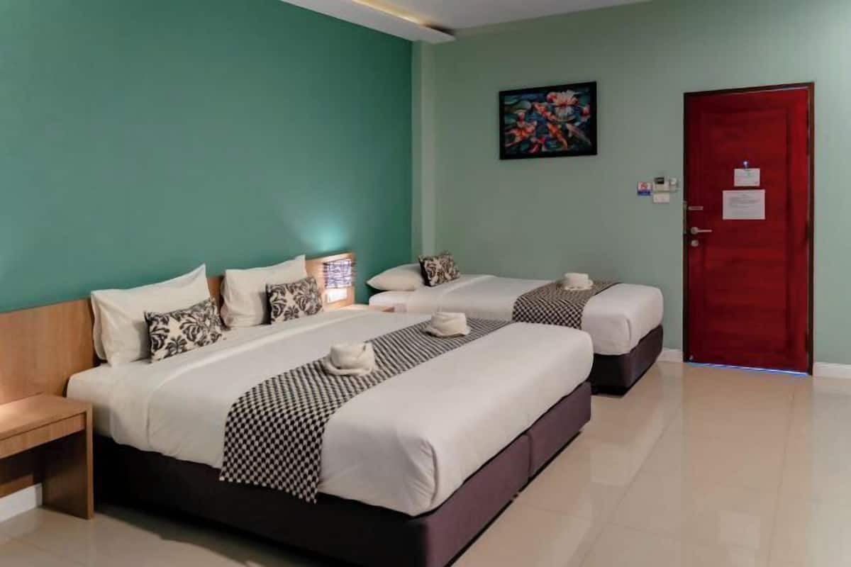 1 bedroom, desk, free WiFi, bed sheets