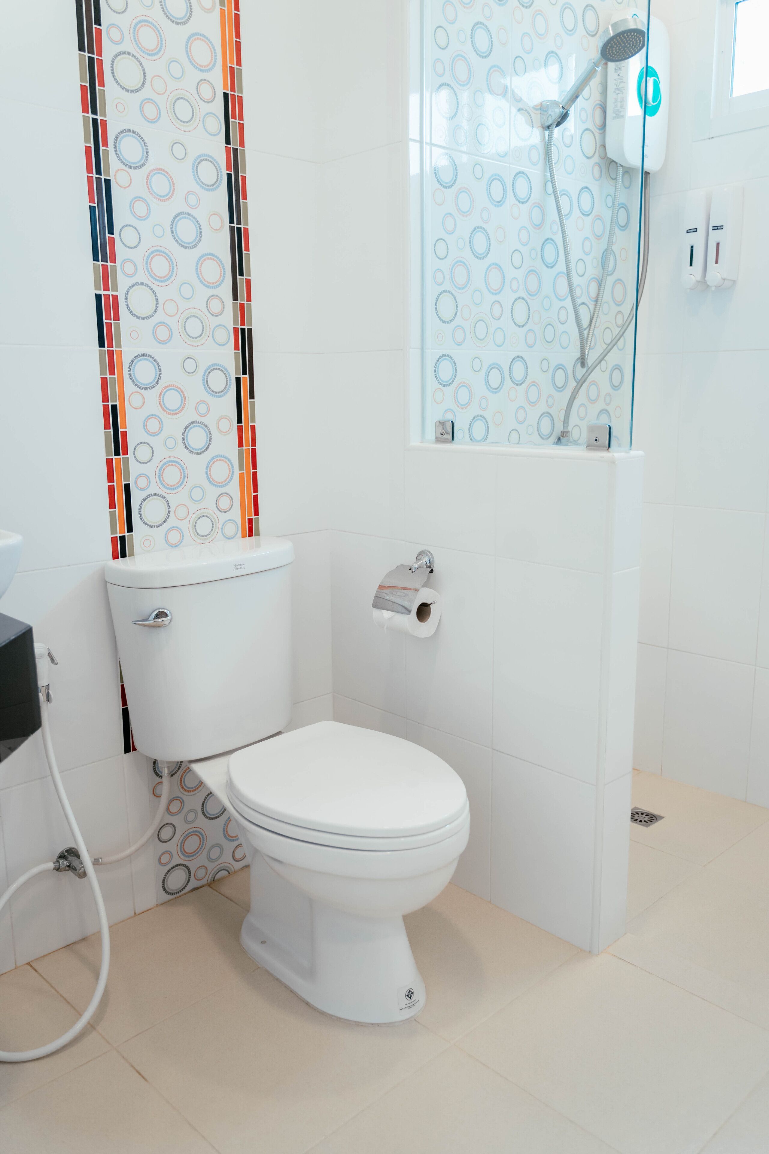 Dusche, Haartrockner, Bidet, Handtücher