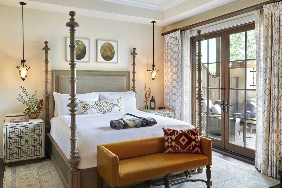 Villa, 1 Bedroom, Fireplace | In-room safe, desk, laptop workspace, blackout curtains