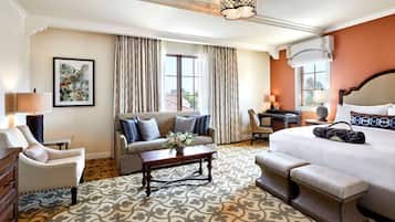 Studio Suite, 1 Katil Raja (King) dengan Katil Sofa | Peti besi dalam bilik, meja, ruang kerja komputer riba
