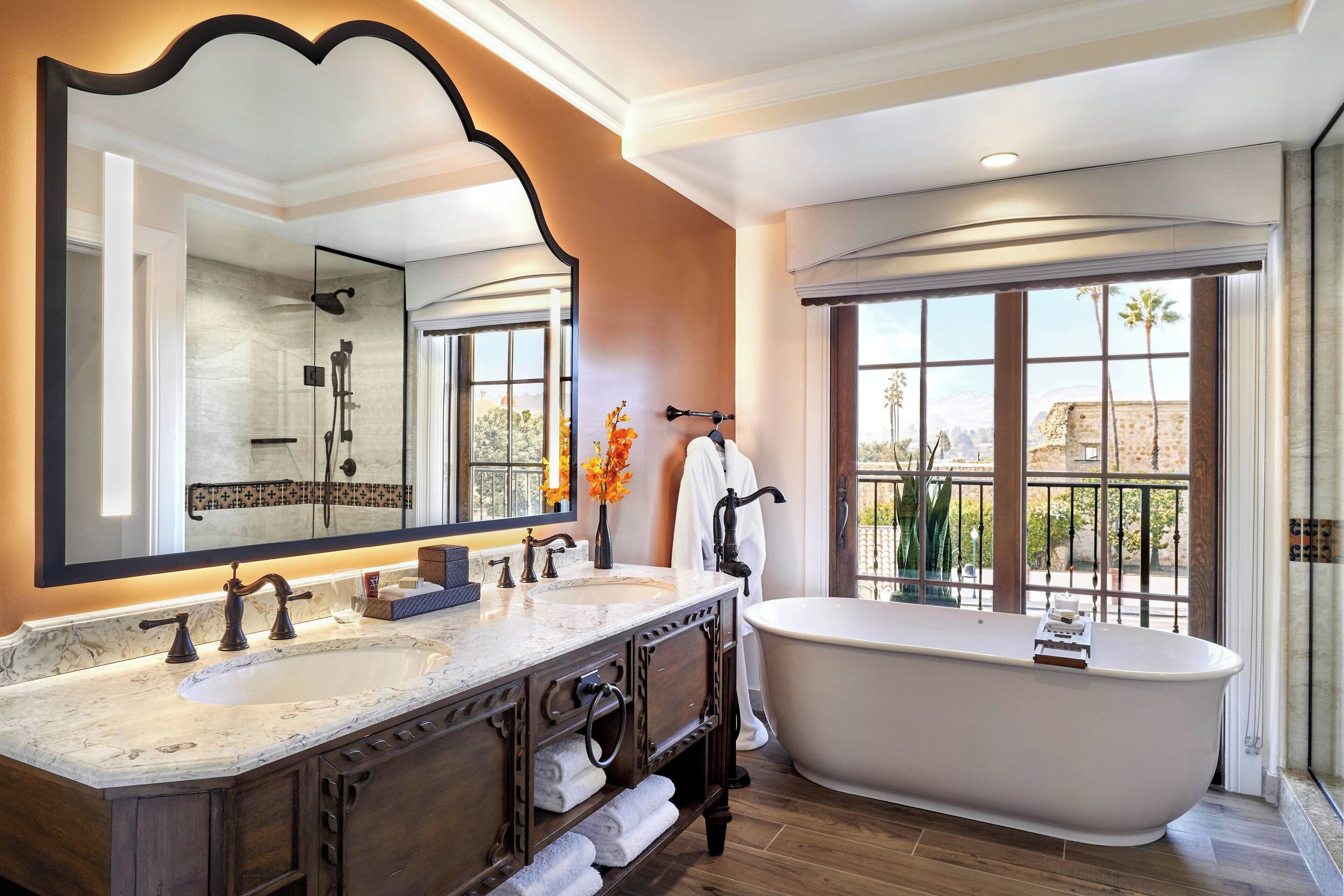 suite, 1 bedroom, balcony | bathroom | combined shower/bathtub, hair dryer, bathrobes, slippers