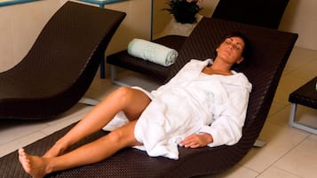 Sauna, steam room, hot springs/mineral springs, Turkish bath/hammam