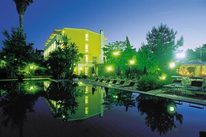 Piscina externa sazonal