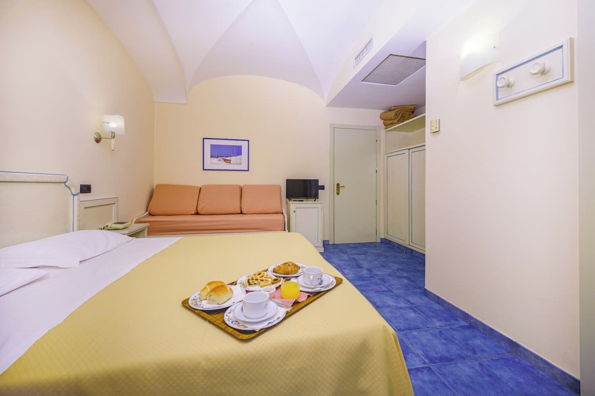 Minibar, in-room safe, desk, soundproofing