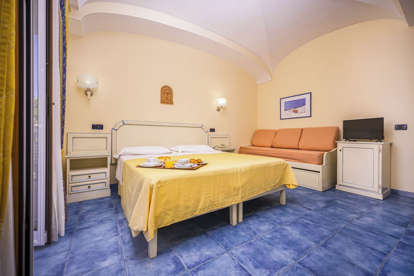 Minibar, in-room safe, desk, soundproofing