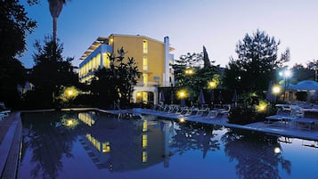 Front of property - evening/night