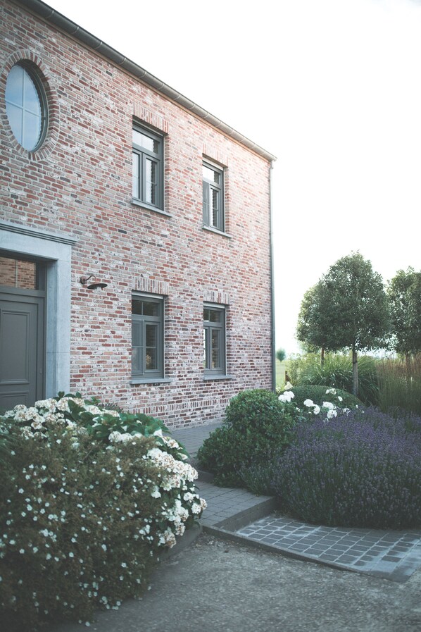 Πρόσοψη καταλύματος