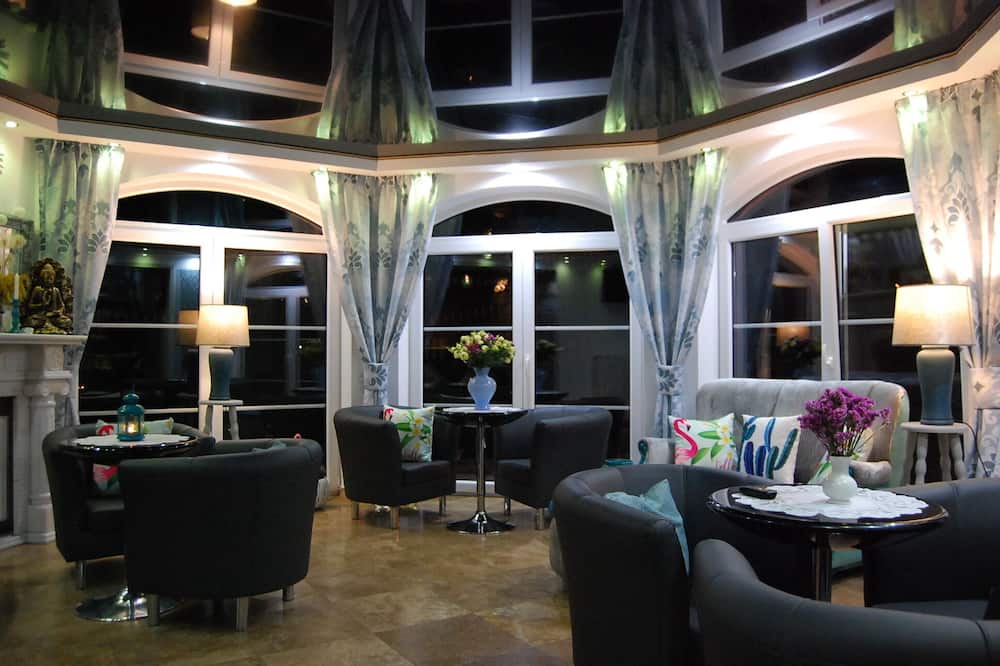 Amigo Hotel