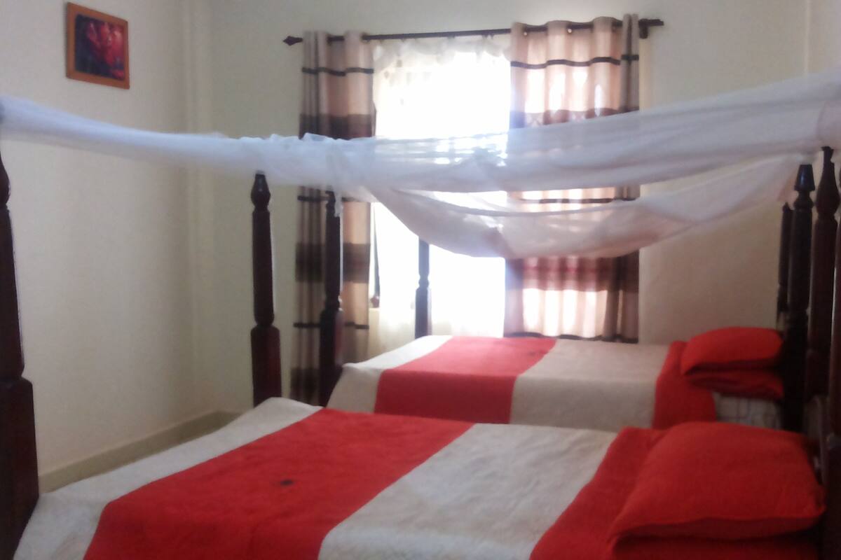 Deluxe Twin Room | Soundproofing, bed sheets