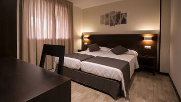 Twin Room, Mountain View | Premium bedding, down comforters, memory foam beds, in-room safe