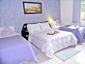 Minibar, free WiFi, bed sheets