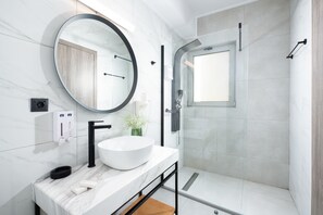 Standard Double Room | Bathroom | Shower, designer toiletries, hair dryer, slippers - Enattica Suites (Athens)