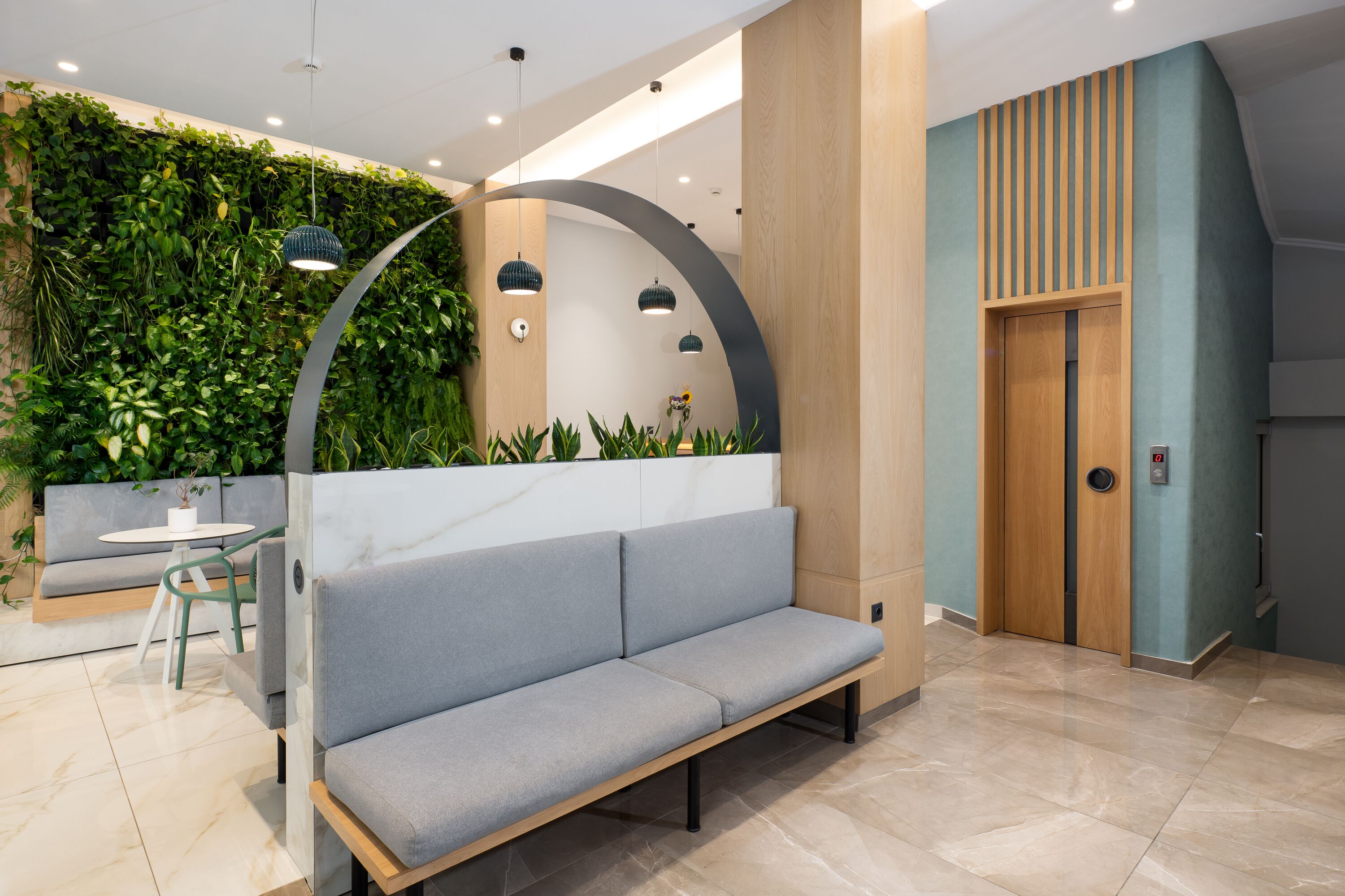 المنشأة من الداخل