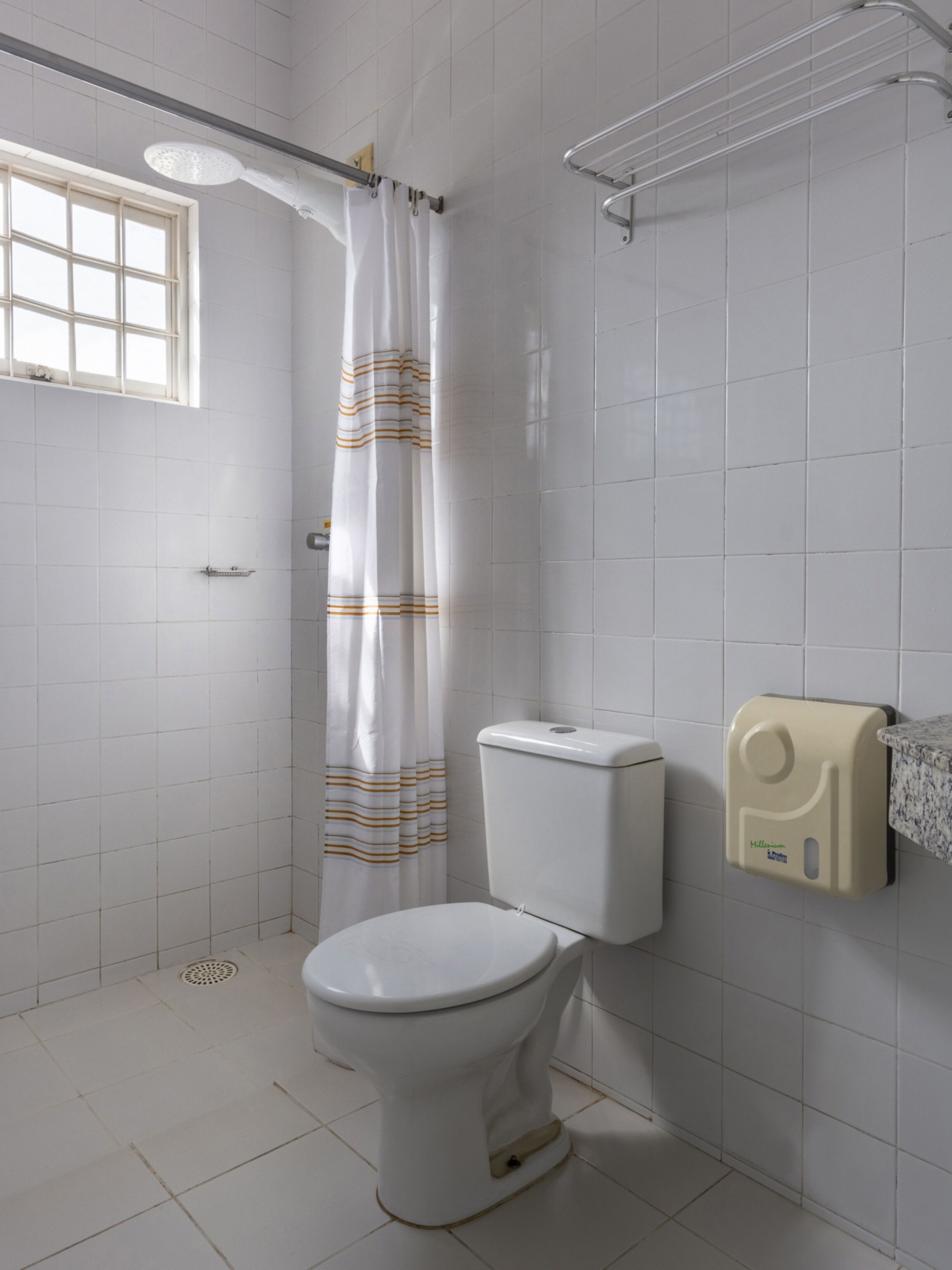 shower, towels, soap, shampoo