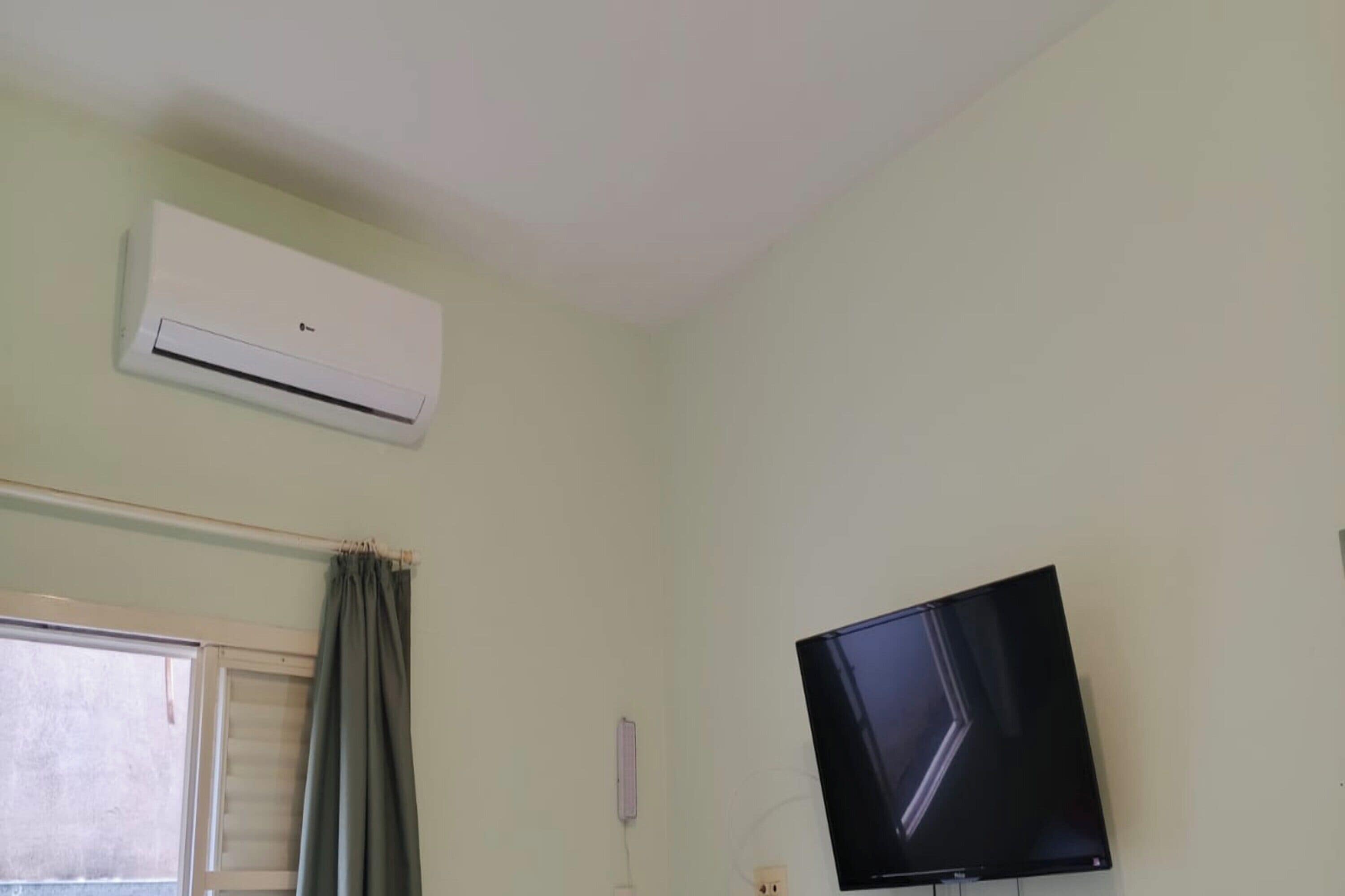 suite (triple, 1 double bed + 1 single bed) | 1 bedroom, desk, soundproofing, iron/ironing board