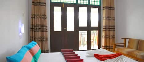 Safe på rommet, individuelt dekorert, individuelt innredet og skrivebord