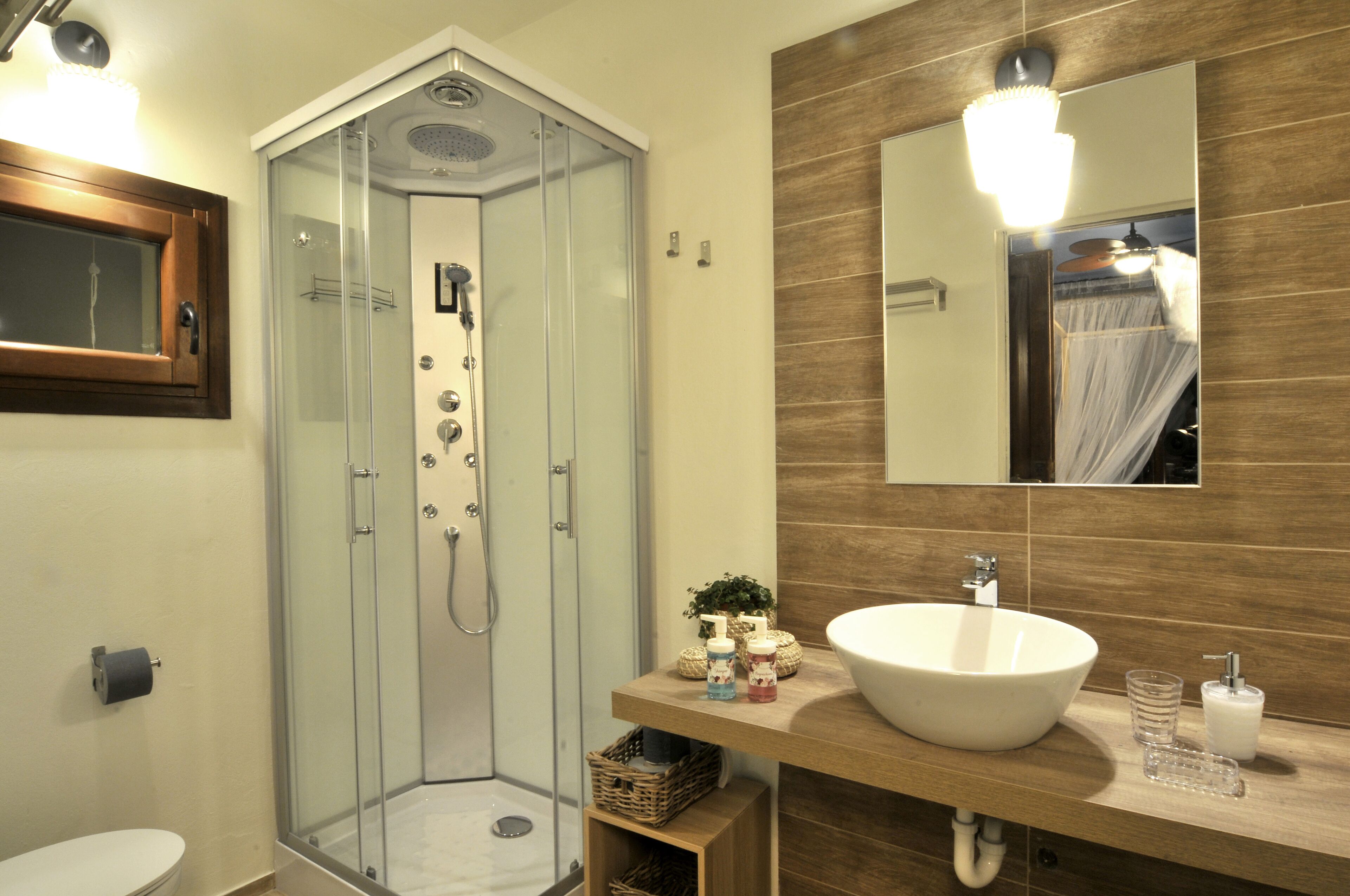 Dusche, Haartrockner, Bidet, Handtücher