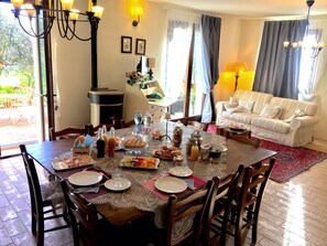 Free daily buffet breakfast - Locanda della Lavanda (San Clemente)