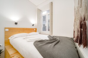 1 chambre, fer et planche à repasser, Wi-Fi gratuit, draps fournis