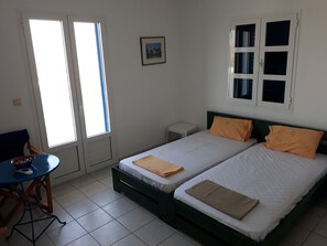 1 bedroom, WiFi, bed sheets - House with view to Cyclades (NAXOS)