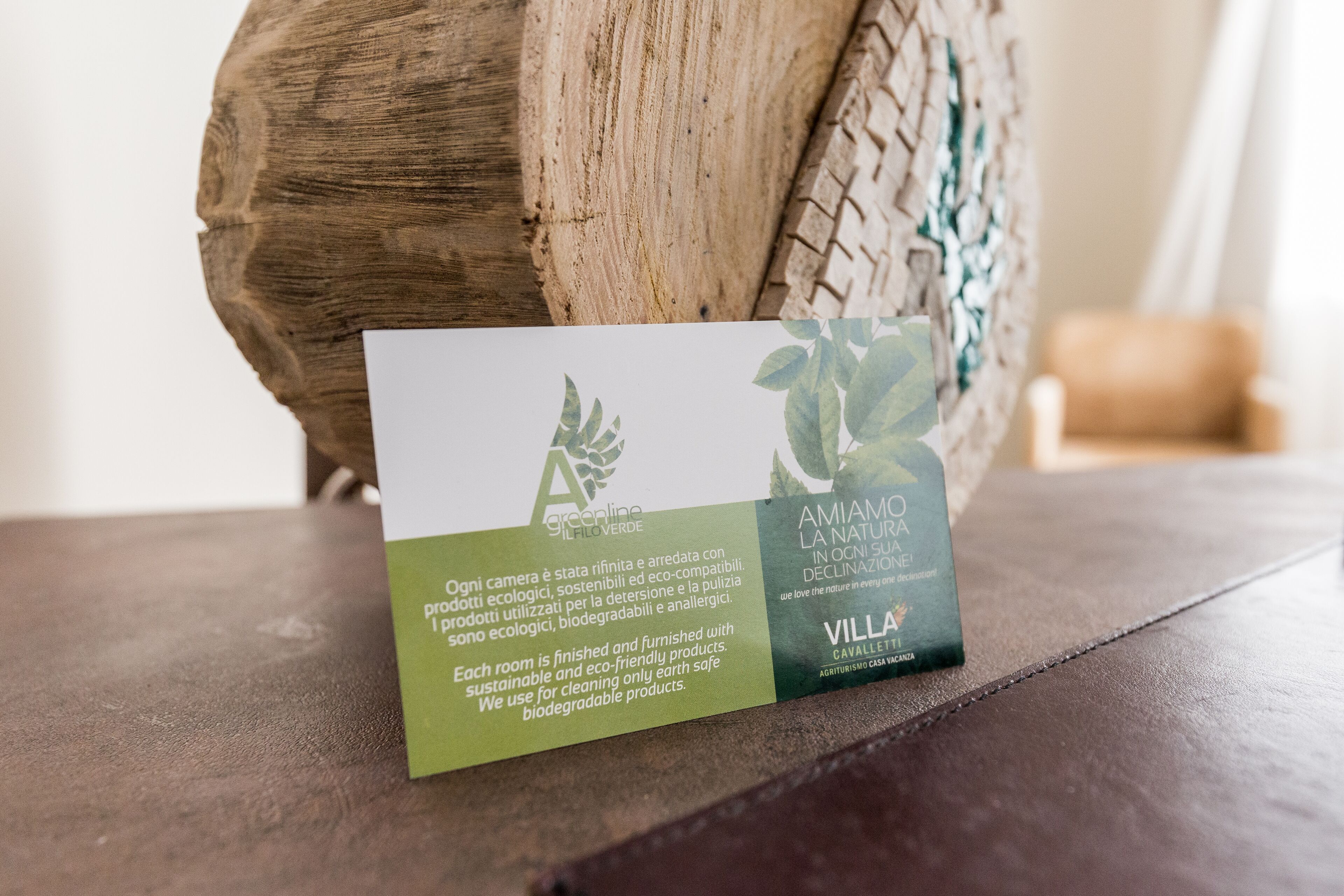 Tarjeta de presentación de Villa Cavalletta Canada, destacando sus productos ecológicos y sostenibles.
