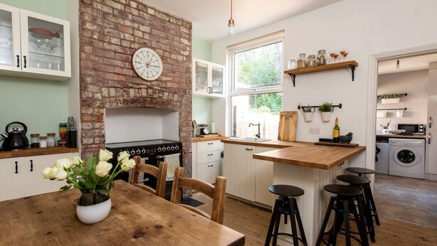 Private kitchen - Cosy and Family-friendly Home in Greater Manchester (Stockport)